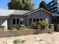 Casa a la calle en Centro de Bariloche para alquiler Comercial