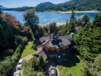 Casa en Alquiler Turístico en Bariloche. Sobre costa de Lago Nahuel Huapi.